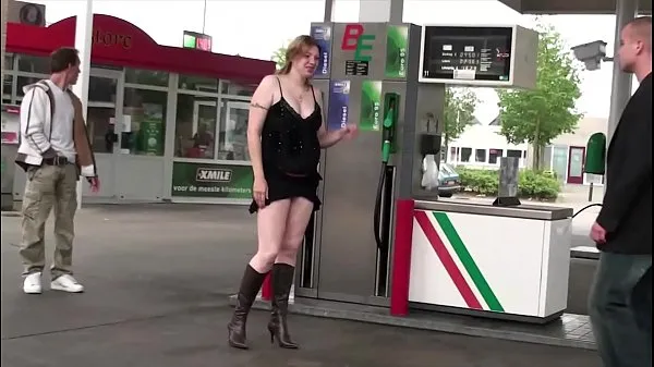 HD-Sehr schwangeres Mädchen von 2 Jungs an einer öffentlichen Tankstelle Gang Bang Dreier geficktDrive-Filme