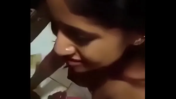 Filmy z jednotky HD Desi indian Couple, Girl sucking dick like lollipop