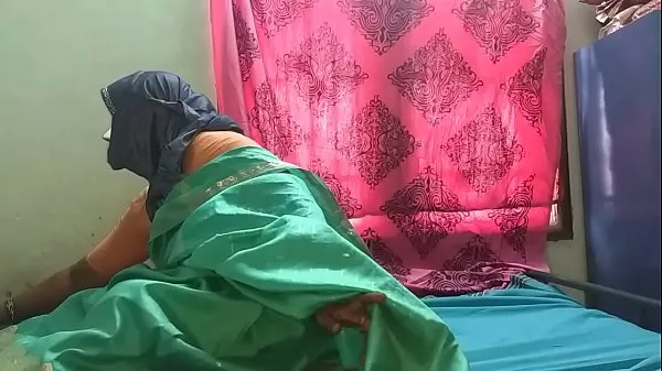 एचडी desi indian horny tamil telugu kannada malayalam hindi cheating wife vanitha wearing saree showing big boobs and shaved pussy press hard boobs press nip rubbing pussy masturbation ड्राइव मूवीज़