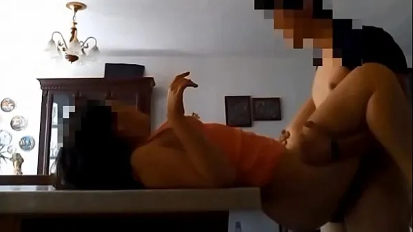 HD-Süßes mexikanisches Pubertätsvideo einer Studentin, die auf der Küchentheke fickt, während ihre Eltern weg sind, auf jede erdenkliche Weise gefickt wird und POV-Cumshot in die Muschi bekommtDrive-Filme