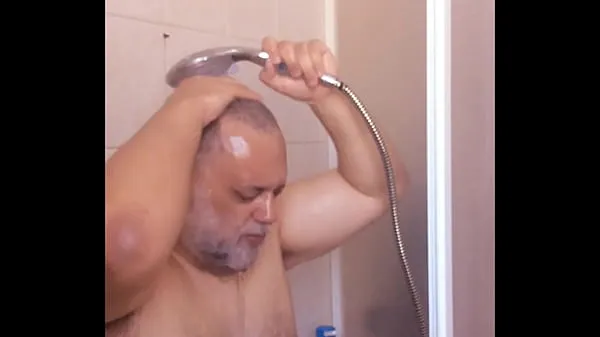 HD Me having a shower and wanking, I show butt, short dick, face gera filmes