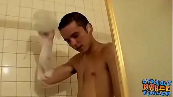 Filmy na jednotce HD Twink strokes his dick in the bathroom