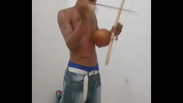 Filmy z jednotky HD Playing berimbau in my old house