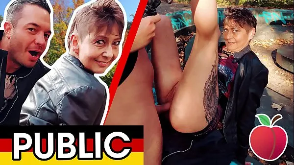 Films Une mamie allemande bizarre ▼ MILF ▼ Rubina prend une grosse bite en public HD HD