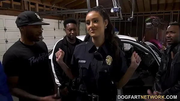 HD Police Officer Job Is A Suck - Eliza Ibarra drive Movies