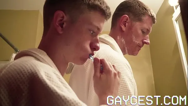 HD-GAYCEST - Twink bläst, bevor er in der Sauna ohne Sattel kommtDrive-Filme