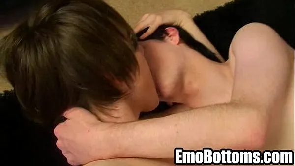 Films Emo twink Elliot Hawke se fait baiser fort analement HD HD