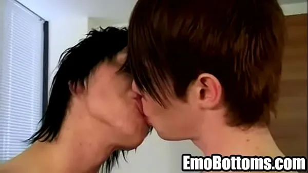 Films Emo twink Alex Cane se fait sucer la bite HD HD