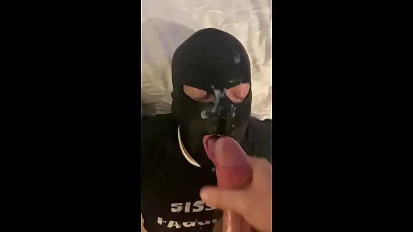 HD En un viaje reciente, este maricón cumslut conoció a un fan, se hizo un facial conduce películas