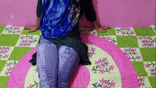 HD Sexy Desi Girl Sucking Boyfriend Dick classroom ขับเคลื่อนภาพยนตร์