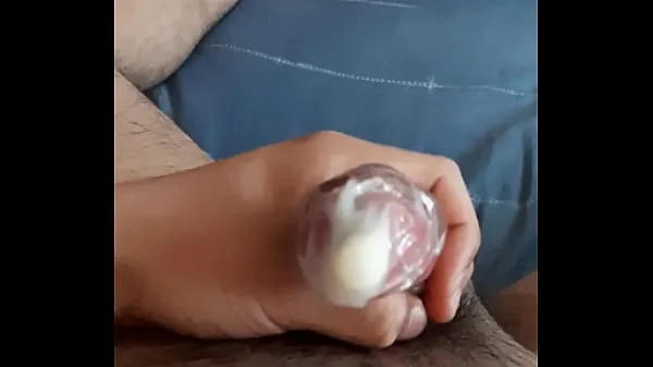 HD Straight guy jerking off with condom drive filmek