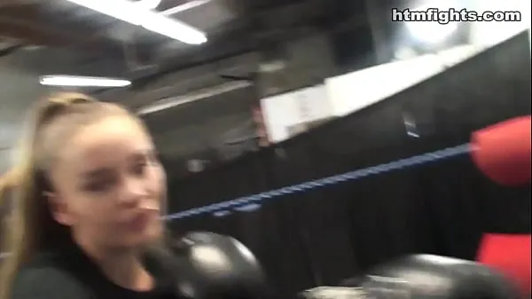 HD New Boxing Women Fight at HTM-stasjon Filmer