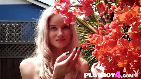 HD Sexy blonde teen Roxy Shaw reveals natural body after posing in the garden Filmleri Sürdürün