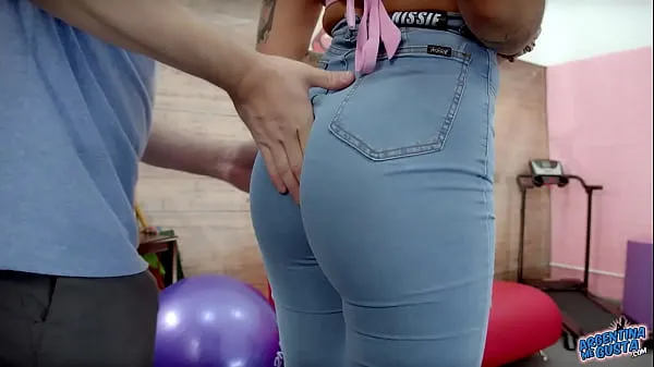 HD Incredbiel Bubble Butt & Cameltoe in una ragazza latina di jeans molto strettaproduci film