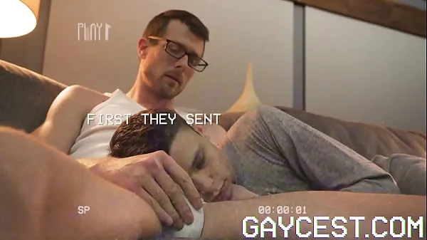 HD Gaycest - доктор DILF спаривается с нижним твинком перед папочкой фильмы на диске