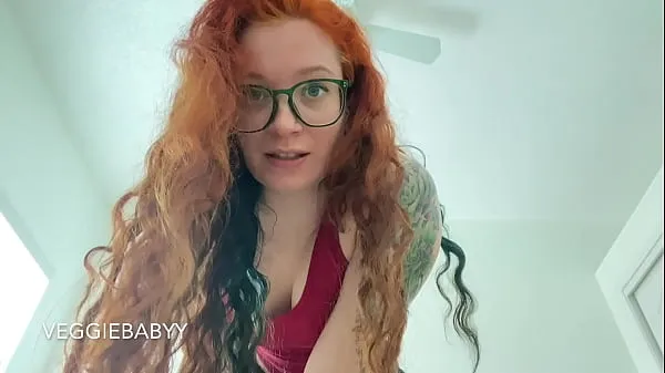 Films une collègue méchante vous reproche de l'avoir embarrassée au travail - vidéo complète sur Veggiebabyy Manyvids HD HD