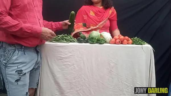 Films Un vendeur de légumes a été baisé sur le marché devant tout le monde, xxx indien real desi sex video HD HD