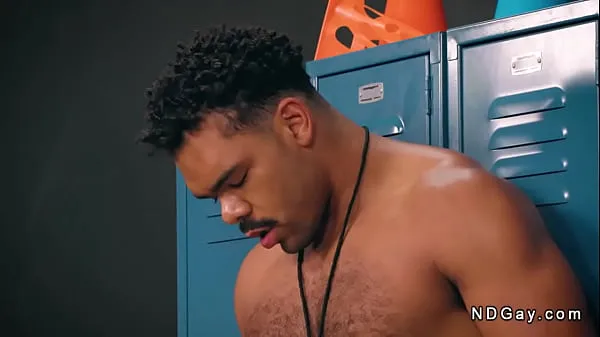 HD College football players Jayden Marcos and Elliot Finn sucking bbc to black coach Brock Johnsyn then anal gang bang fucking in locker room memandu Filem