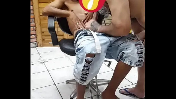 HD BARBER CROWN SAFADAO SUCKING A YOUNG STRAIGHT MAN'S DICK pogon Filmi